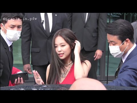 BLACKPINK Jennie Attends Chanel SS22 Paris Show