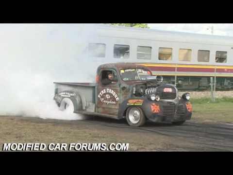 Blown Ratrod Burnout at Ingham Car and Bike Show 2...