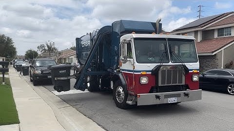 CR&R’s Peterbilt 520 Amrep Elliptical 57520