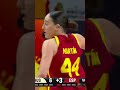 ¡Esta chica es increíble! Otra noche más en la oficina para Iyana Martín
