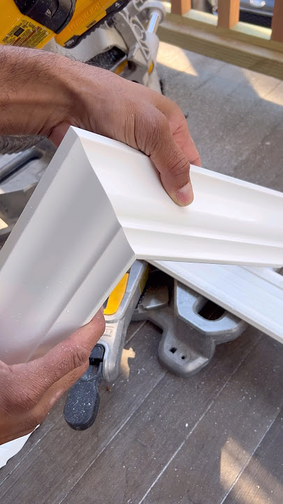 Good tips to cut crown flat outside corners 👉 Gpr3Carpentry🔨 #viral #carpentry #tools #tips