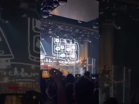 NIKI - Backburner (live @ Royale Boston - Nicole Tour)