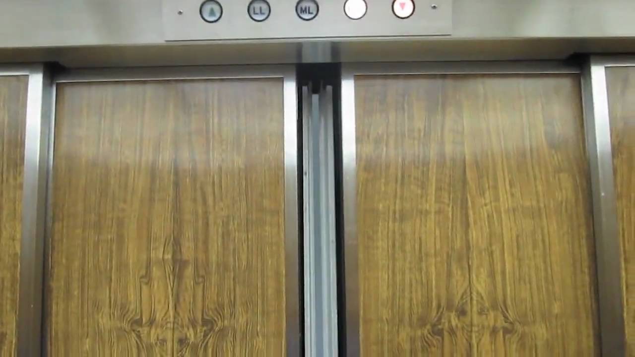 Otis Hydraulic Elevator in Strawbridge's - Plymouth Meeting Mall - Plymouth(Montgomery County), PA