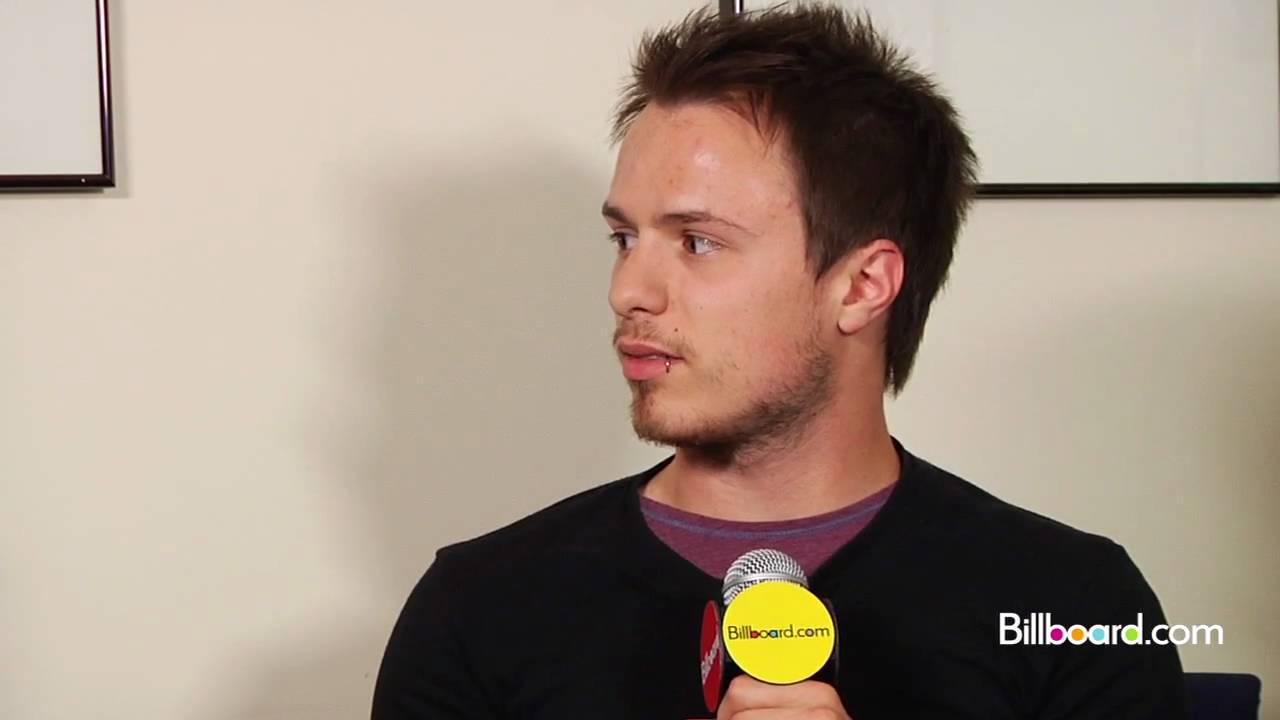 Paramore Takes Fan Questions on Writing! (Q&A Part 4 of 6)