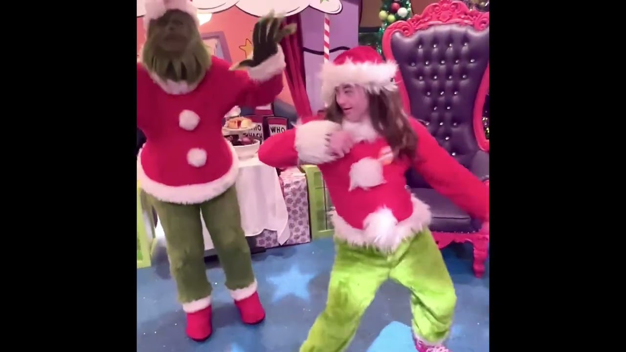 The greatest meet and greet with the Grinch of all time!!