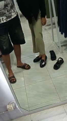story viral nemenin pacar beli sepatu 2023