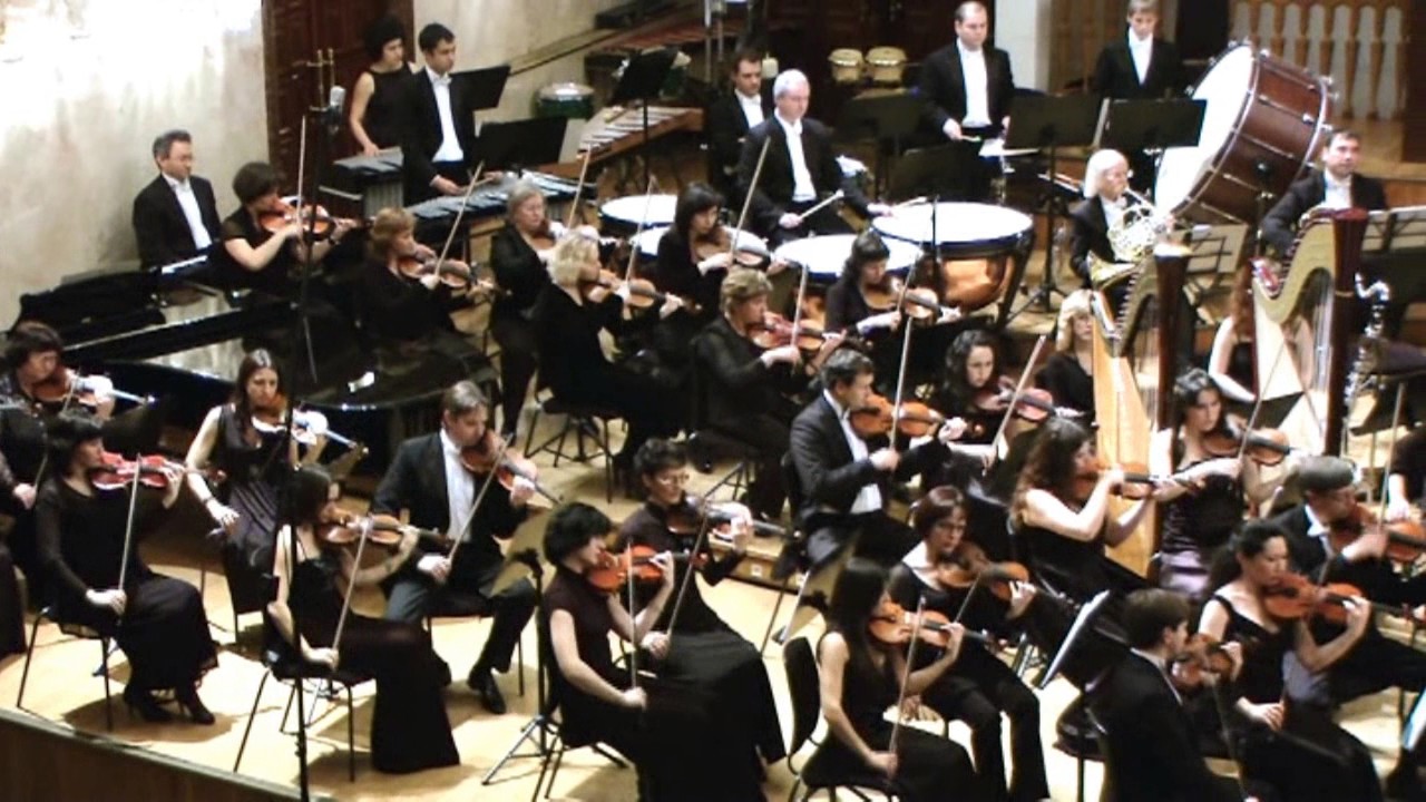 Julia Beck "Shimmering in the Dark" for symphonic orchestra