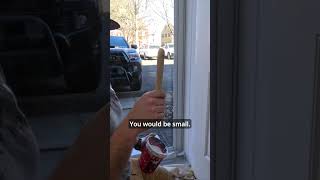 What painters talk about when no one is home