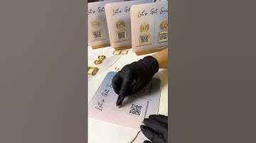 Elevate your business! With our multifunctional QR code signs