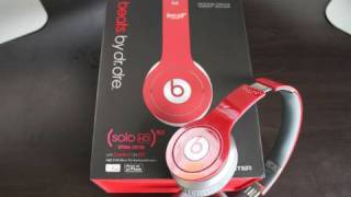 Beats by Dr. Dre (Solo HD) Unboxing(Twitter: http://twitter.com/soldierknowbest Website: http://soldierknowsbest.com., 2010-07-21T17:48:25.000Z)