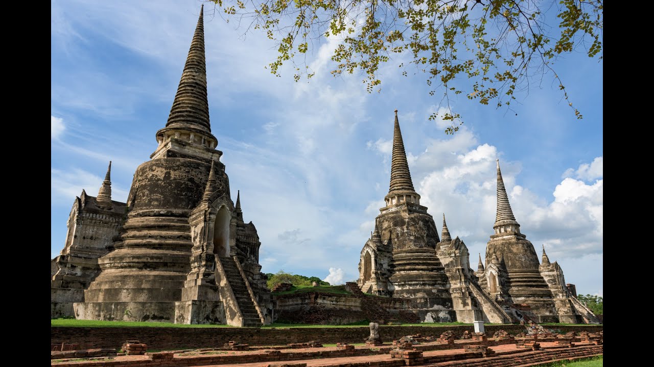 Watch Ayutthaya Historical Park during the day