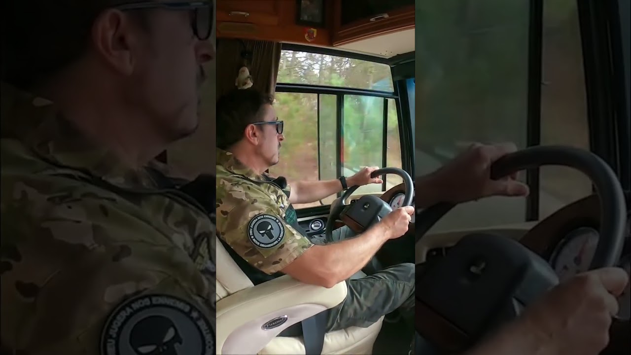 On garde le camping-car ? La caméra arrière et les ralentisseurs ! #shorts