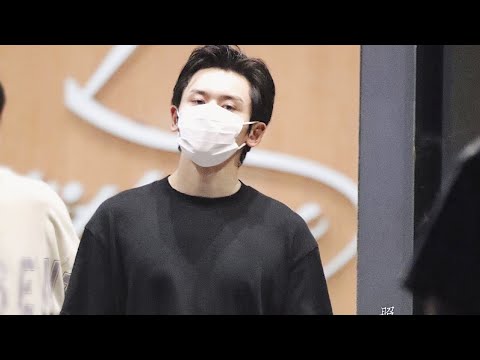 Zhang Zhehan 张哲瀚 Finished Shooting of today 放工了摇头晃脑摆摆手【最后的赢家 The Hero】20210811.(Cr: as logo)