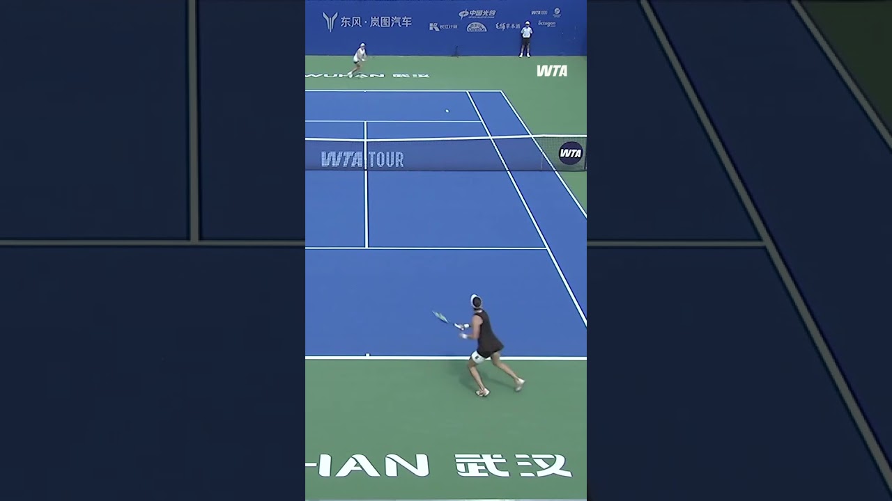 On defense! 🔥Belinda Bencic is finding her footing against Kartal.#dongfengvoyahwuhanopen