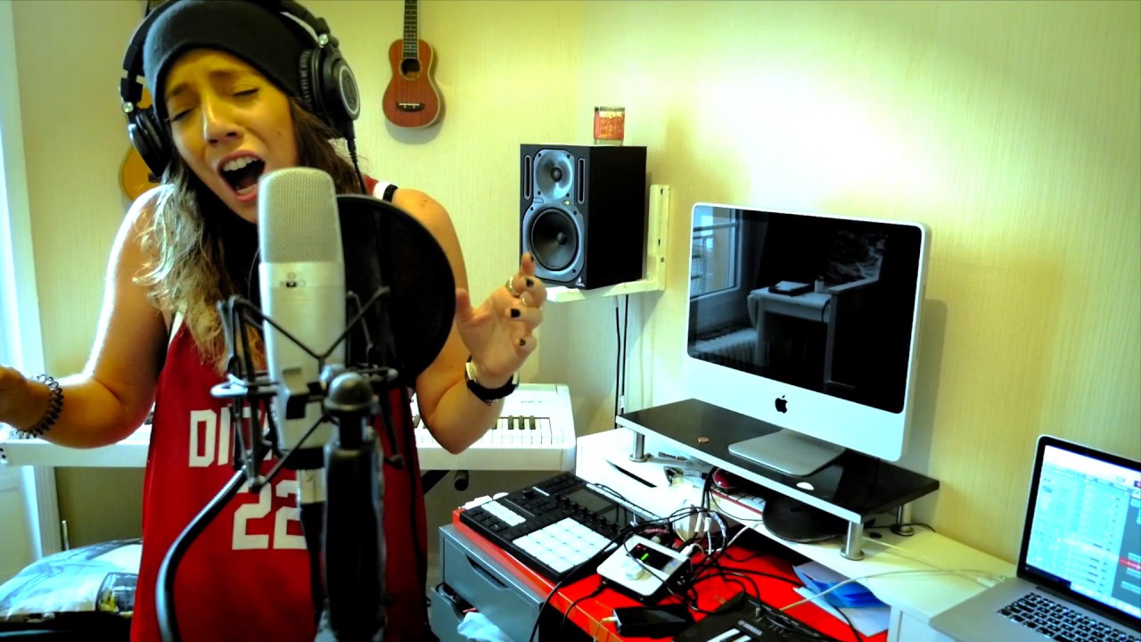 Ullie Swan - In Love (Home studio live session)