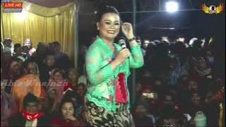 Sinden Turunan Gali...wkwkwk // Anik Blorong - Lewung /_ In Memoriam Wayang Ki Seno Nugroho
