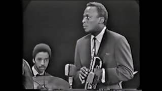Miles Davis angry at Herbie Hancock Resimi