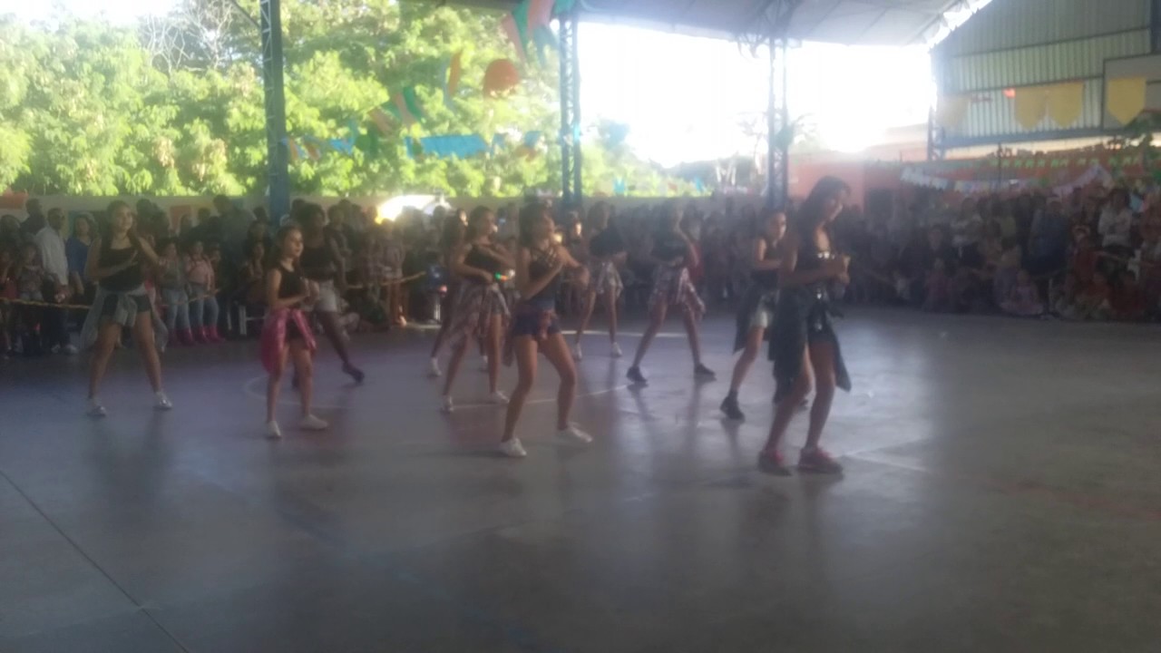 MENINAS DANÇANDO DESPACITO E PARADINHA YouTube