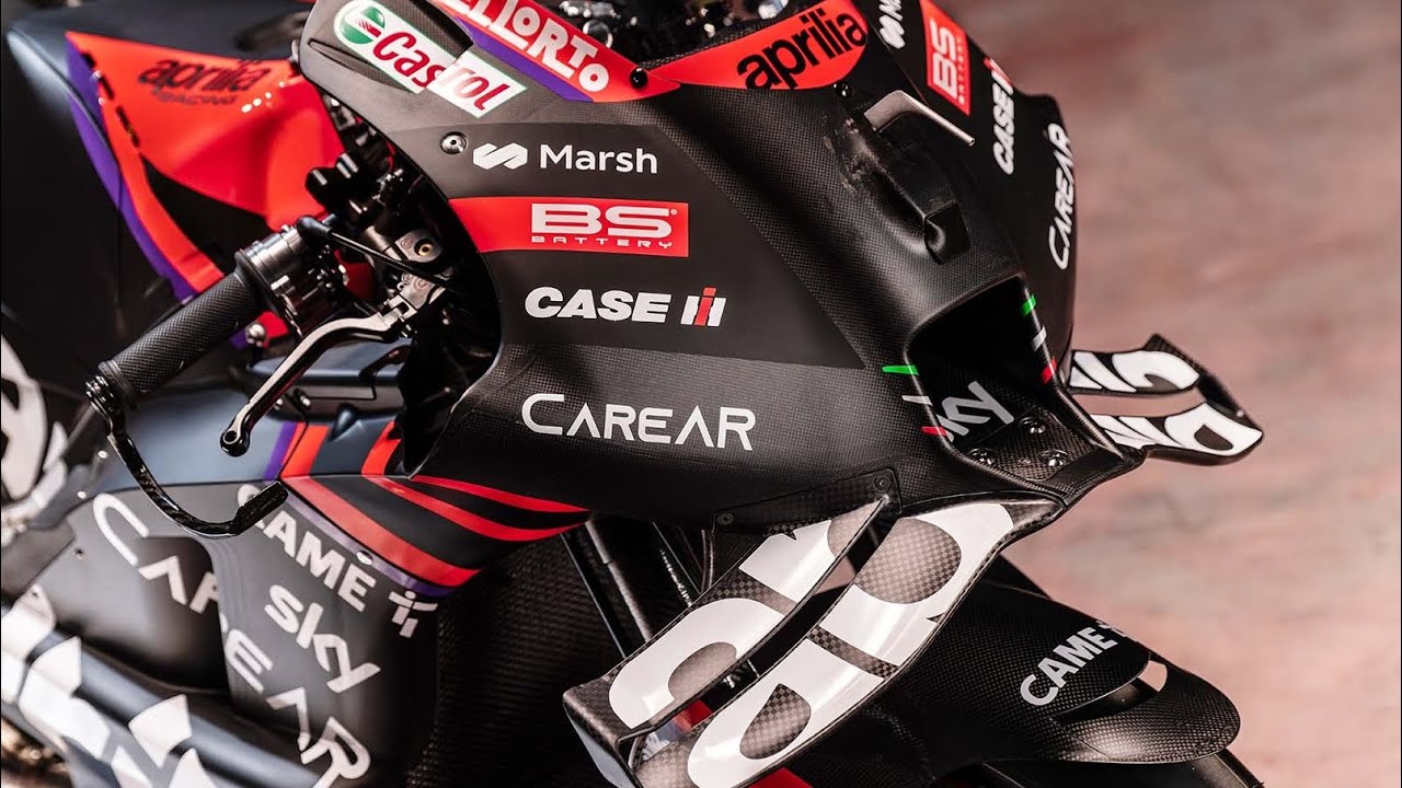 Aprilia mostra RS-GP da MotoGP 2022 em trajes de gala