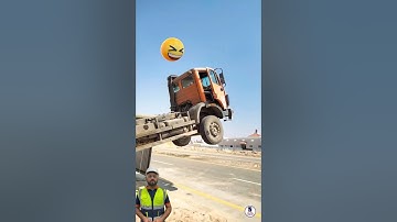 Trailer Failure on Site! 🚛😳 What Went Wrong? #Trailer #Unloading #materialhandling #learn #safety