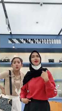 Lo ngomongin gue, gue bodo amat @riaricis