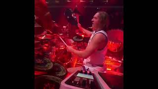 Danny Carey drum cam - Snare replacement mid-song