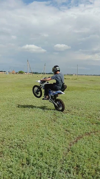 учусь стантить на питбайке #питбайк #bikelife #хочулето - YouTube
