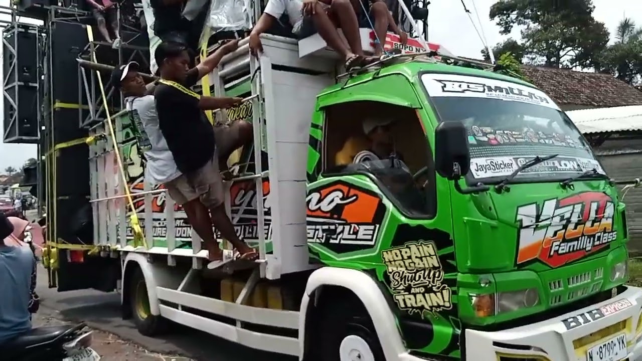 Daftar sound horeg karnaval desa kloposawit #shortvideo #subscribe #sound #horegg #soundhoreg #horeg