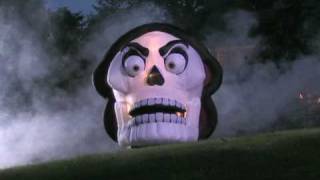 Grandin Road - Inflatable Halloween Skull