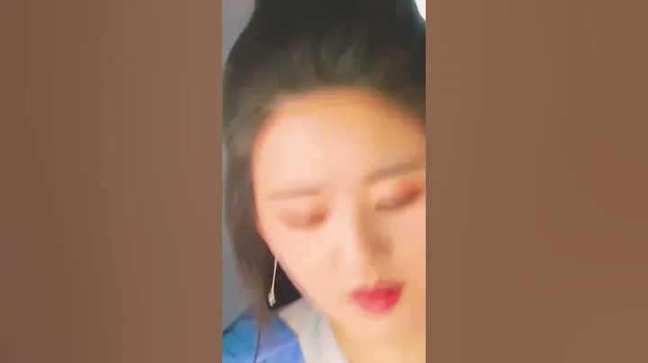 Funny when she feed him #yangyang #sweetmoment #zhaolusi #whorulestheworld #cdramaclip #funnyclip