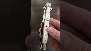 The Classic Italian Stiletto Switchblade - Latama 11 Swivel Bolster