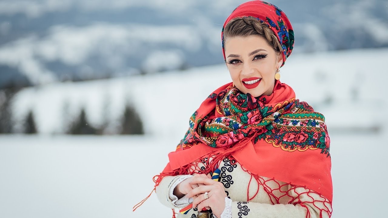 Alexandra Cret ❄️ S-or întors romanii acasa ❄️ Colinde 2022