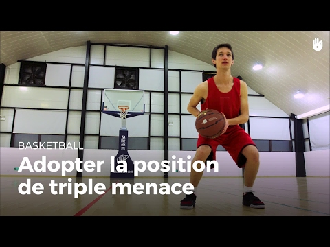 Vidéo: Qu'est-ce qu'une triple menace au basket ?