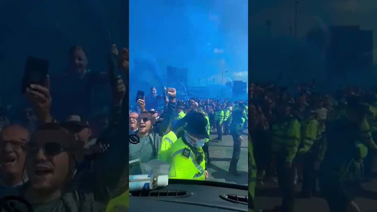 Everton team bus arrives for FINAL game at Goodison Park! 