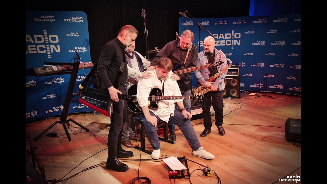 [3x1 ]Play Fellows - 'Eliter'