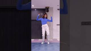 Rvssian, Rauw Alejandro, Ayra Starr - Santa Tiktok Dance