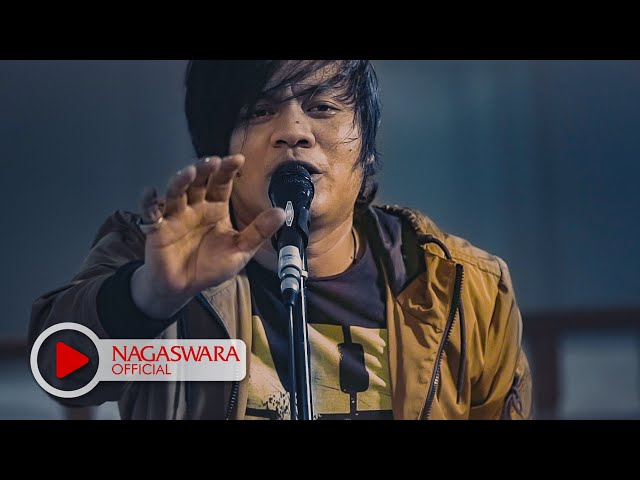 Angkasa - Cinta Dan Sakit Ini (Official Music Video NAGASWARA) #music class=