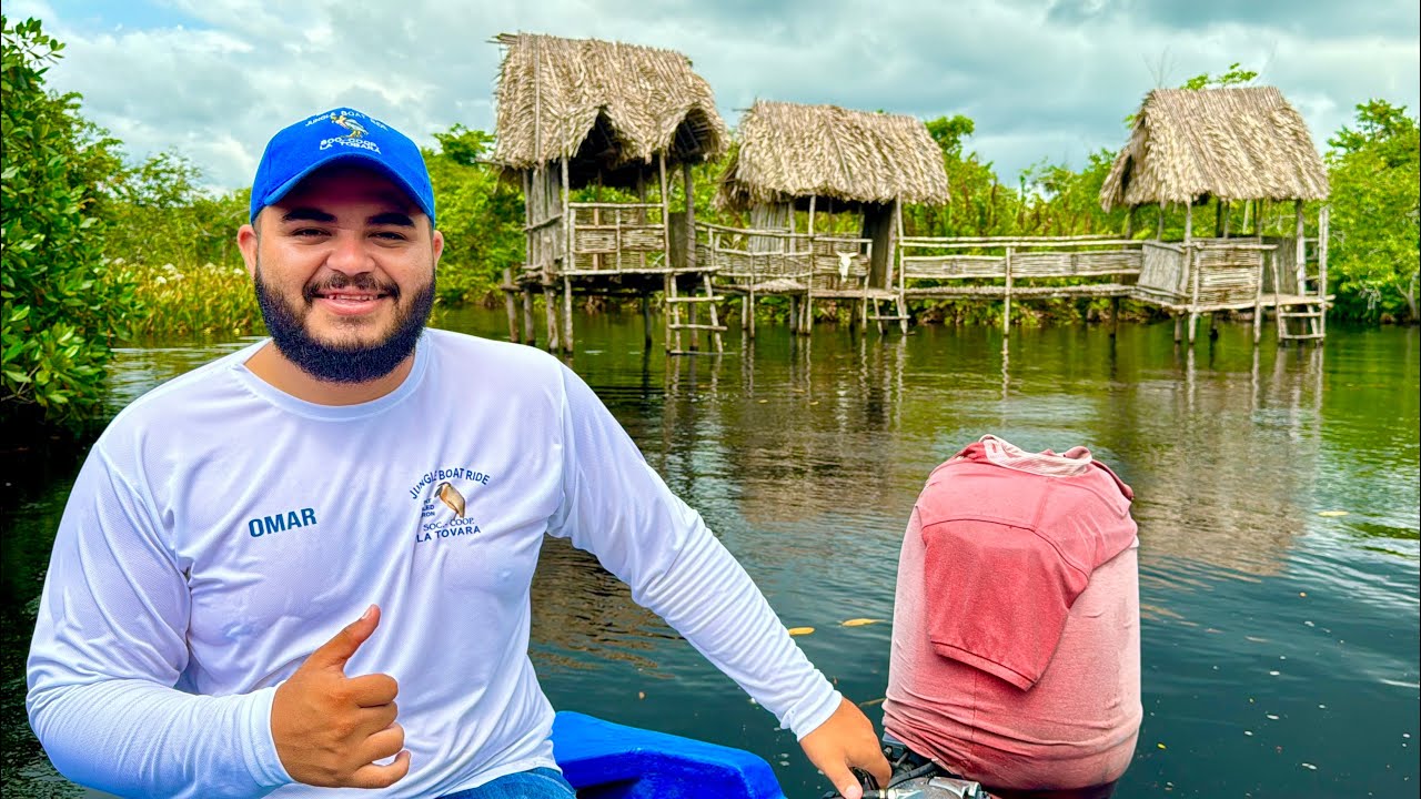 Puedes bañarte con los cocodrilos en La Tovara, San Blas, Nayarit.