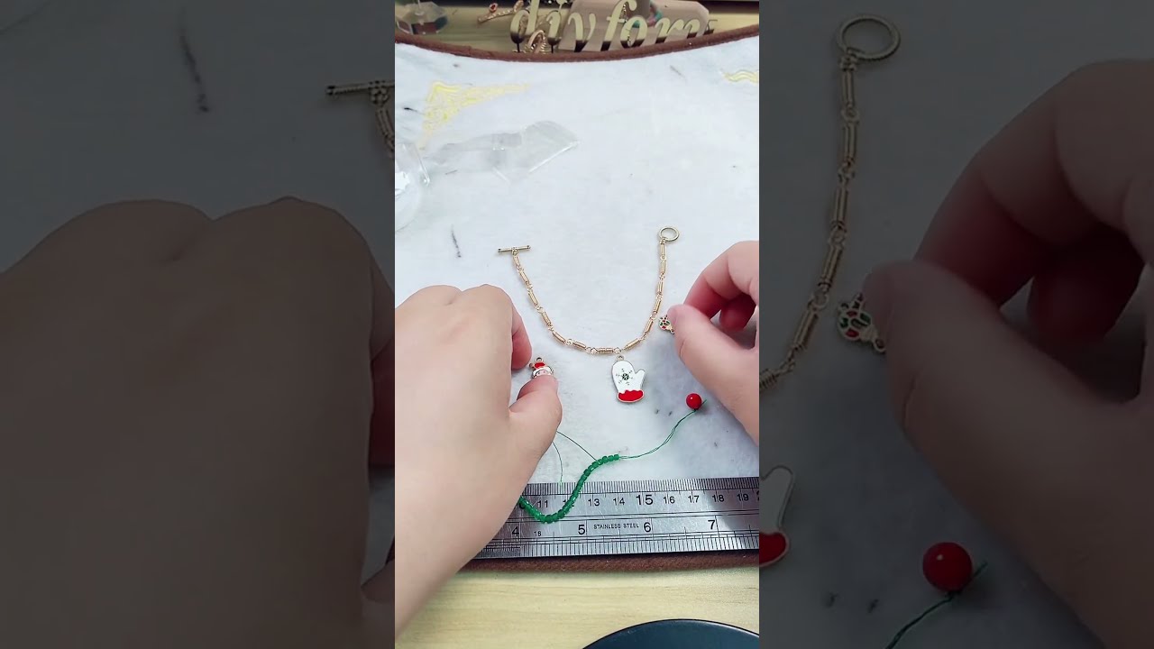 Make a Christmas Wire Wrapped Bracelet! 🎄✨