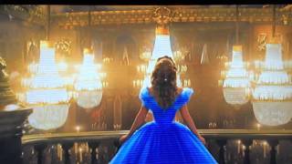Cinderella arrives to the Dance Ball