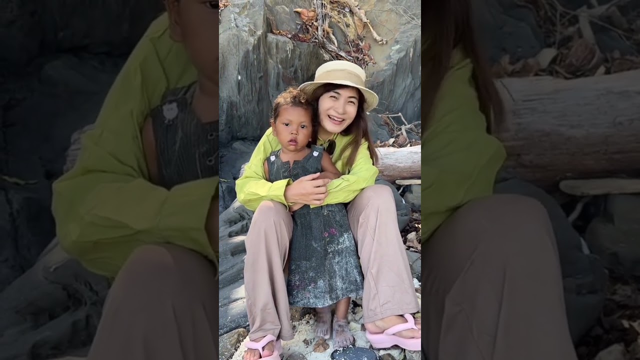 ဘိတ်ဘက်ကနေ ပင်လယ်မှာကျောက်ပိုးလာကောက်ကြတာတဲ့ - ခင်လေးနွယ် 🥰