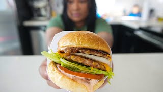 IN N OUT CHICKEN BURGER? | COOKMAS DAY 1 !