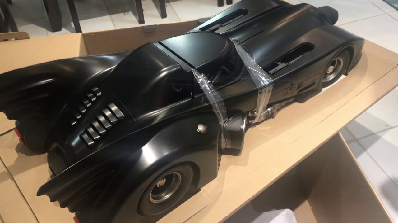 Hot Toys MMS170 BATMAN: BATMOBILE 1989 1:6 Scale Collectible Hot Toys MMS170 BATMAN: BATMOBILE 1989 1:6 Scale Collectible
