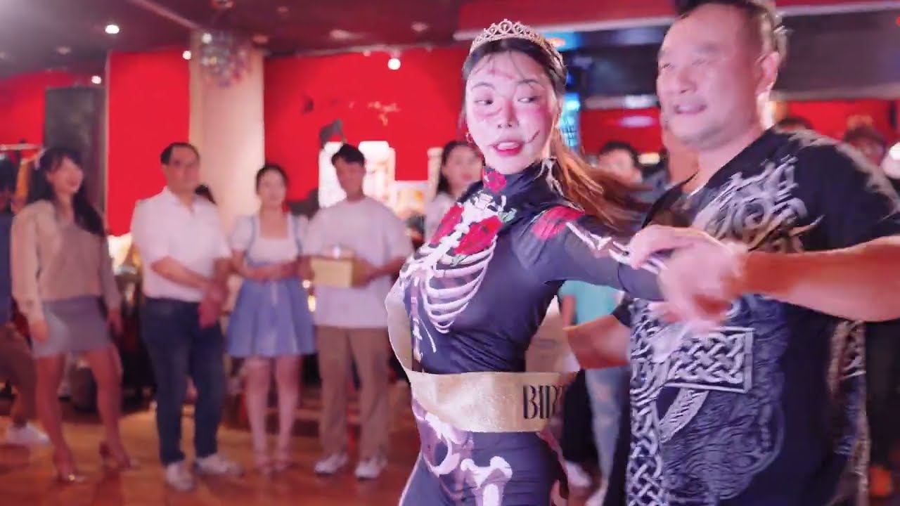 솔미 #hipsolmi 생일빵 바차타 소셜 - 보니따 2024.10.25