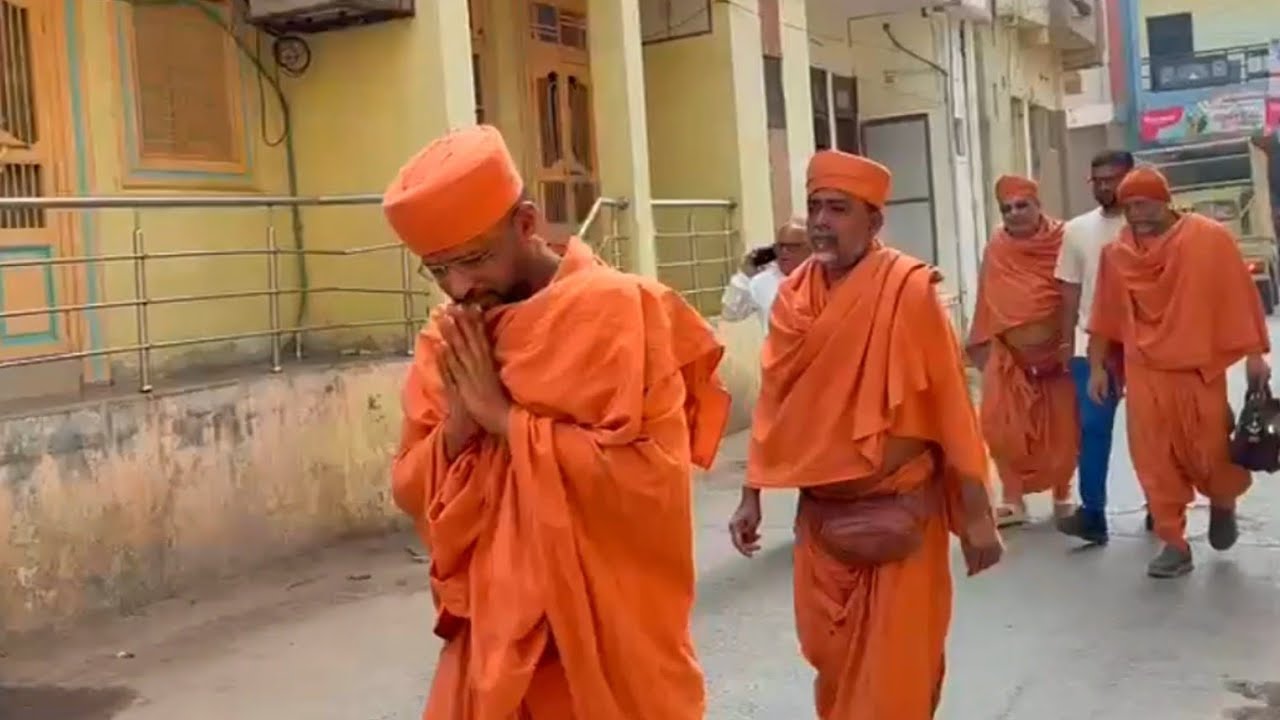 સંતો પધરામણી સોખડા ગામમાં - હરિપ્રબોધમ પરિવાર #hariprabodham 