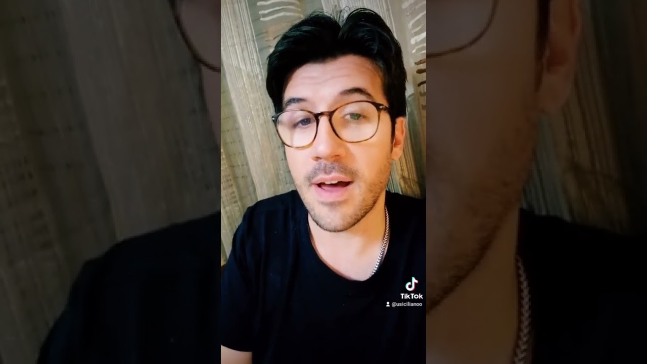 Che cosa significa AGGIGGHIARI in italiano? YouTube