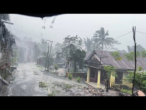 Heavy rain hits villages in the mountains of Indonesia||sleep in 5 minutes