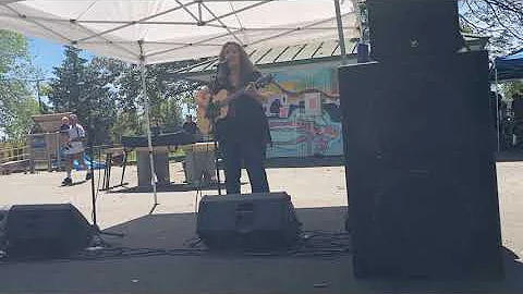 South End Day, Janis Harper performs