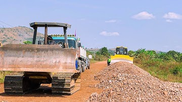 Best Skills Driver Bulldozer D41PX Spreading Red Soil Making New Road Foundation