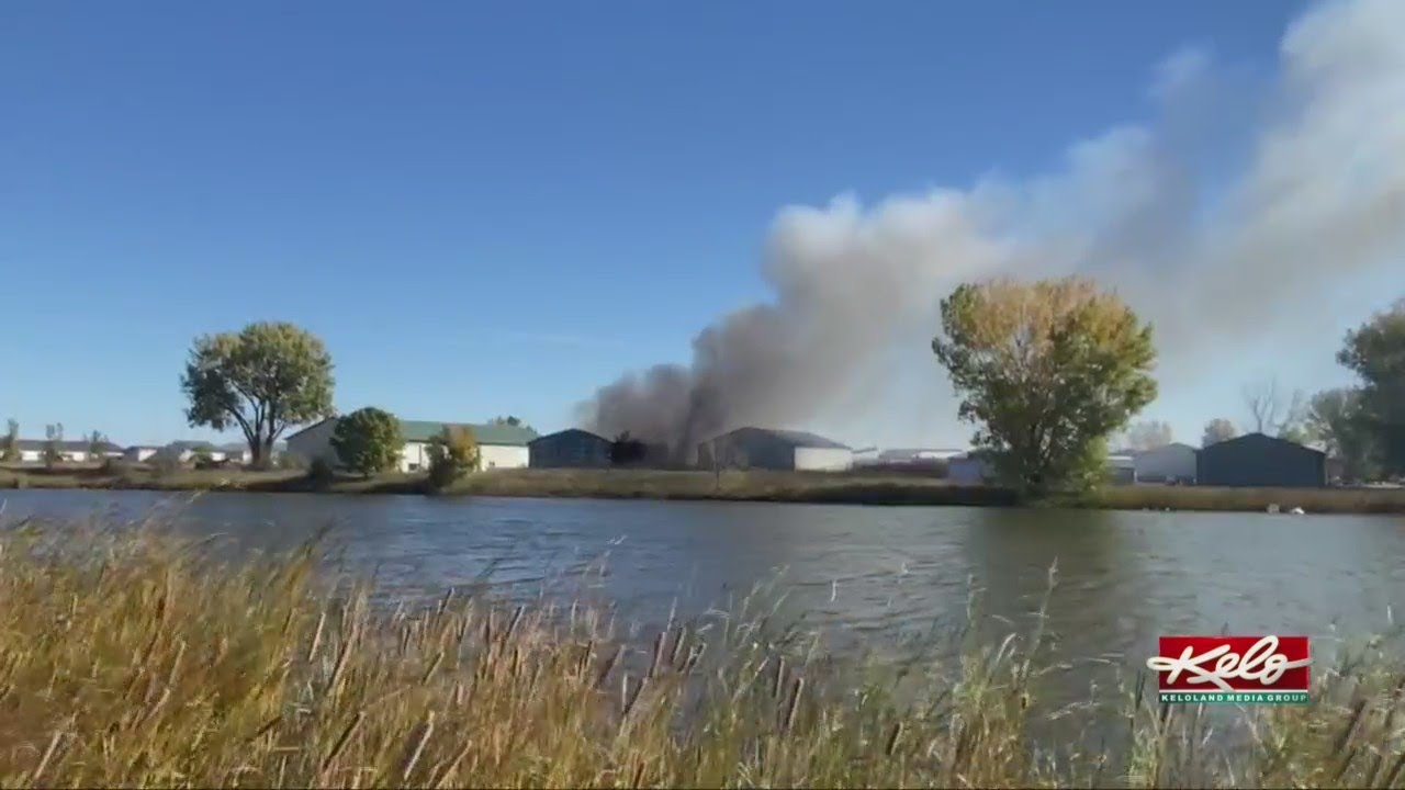 Crews respond to structure fire in Tea Monday - YouTube